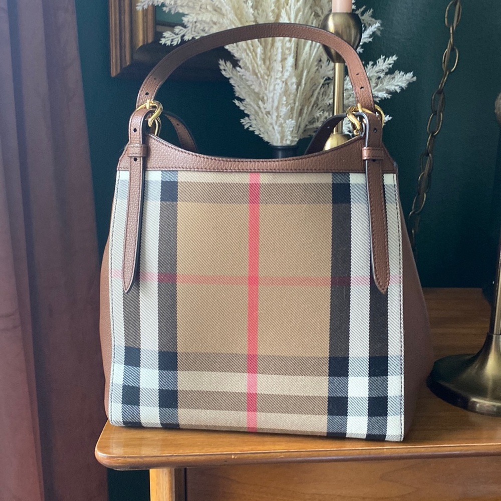 Burberry shoulder bag in excellent condition.